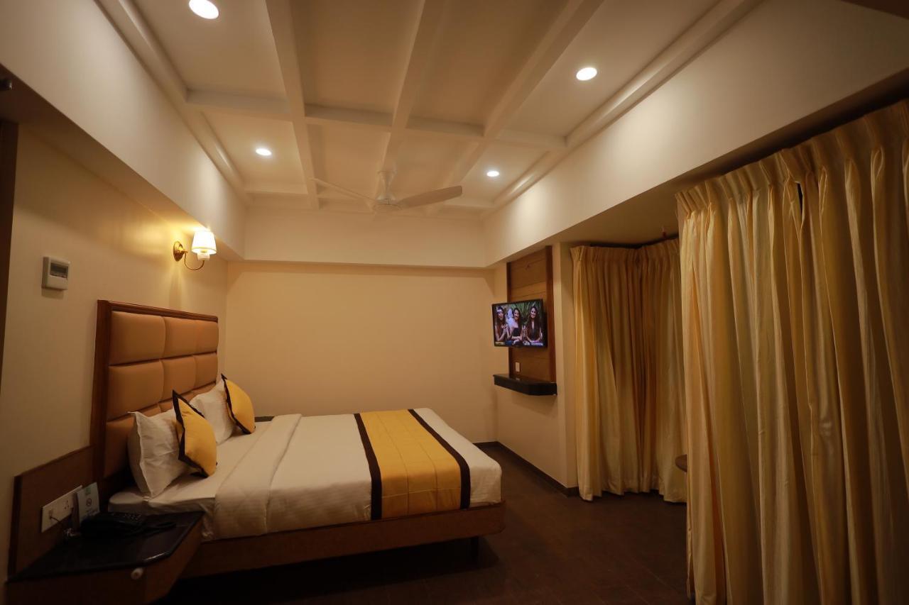 Hotel Grand Sabarees Madurai Exteriör bild
